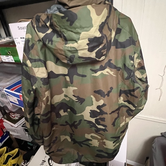 Mens XXL waterproof woodland camo jacket (sic) - Picture 10 of 13